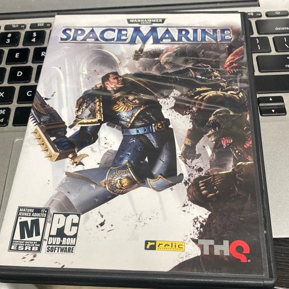 Warhammer 40,000: Space Marine PC Game - Black and Blue - Picture 1 of 7
